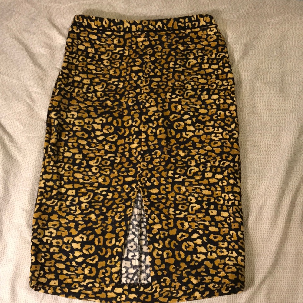 Leopard print pencil skirt